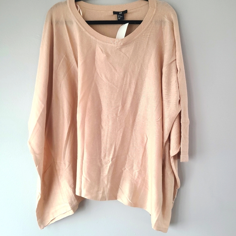 H&M Cream Loose Fit Lightweight Scoop Neck Batwing Sweater - M